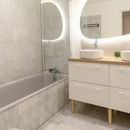 Beautiful Flat With Sea View Terrace Pool Parking Portative Ac- Benakey Apartament Antibes