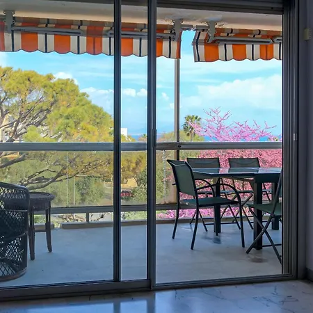 Daire Beautiful Flat With Sea View Terrace Pool Parking Portative Ac- Benakey Antibes