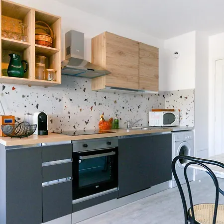 Апартаменты Beautiful Flat With Sea View Terrace Pool Parking Portative Ac- Benakey *